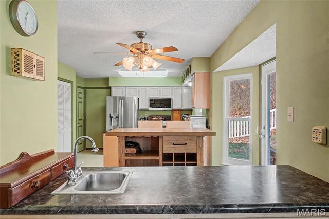 4002 Treeshadow Drive, St Peters, MO 63376