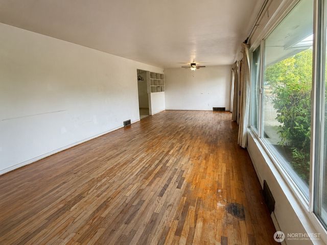 409 106th St S, Tacoma, WA 98444
