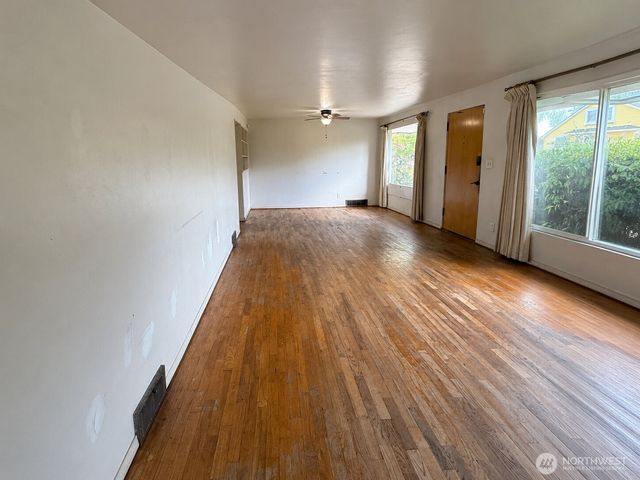 409 106th St S, Tacoma, WA 98444