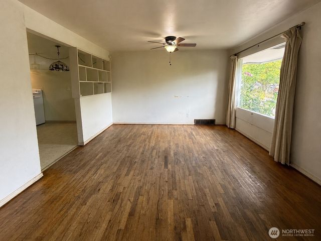 409 106th St S, Tacoma, WA 98444