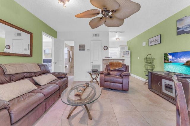 3225 NE 16th Street 10, Pompano Beach, FL 33062