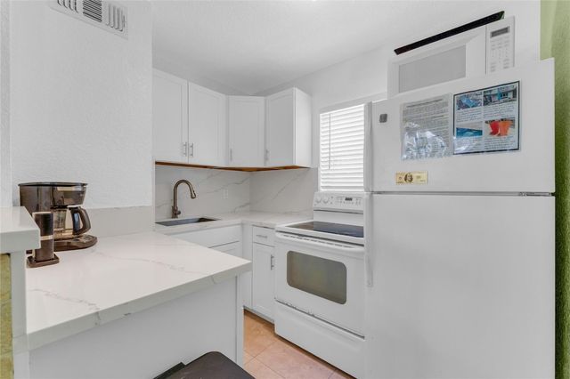 3225 NE 16th Street 10, Pompano Beach, FL 33062