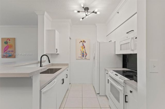 6831 SW 44th St 101, Miami, FL 33155