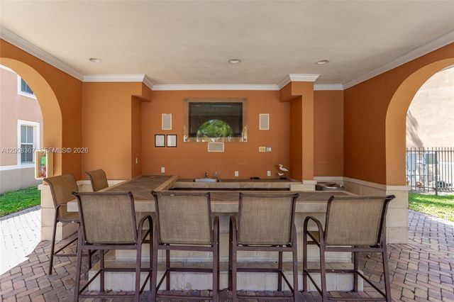 6831 SW 44th St 101, Miami, FL 33155