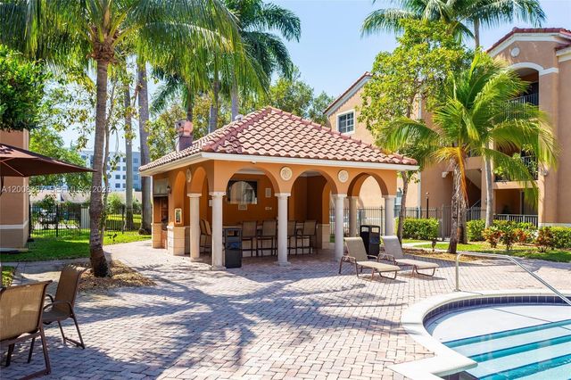 6831 SW 44th St 101, Miami, FL 33155