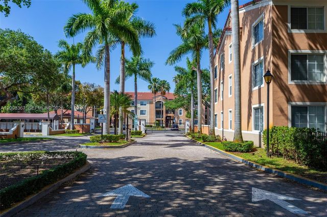 6831 SW 44th St 101, Miami, FL 33155