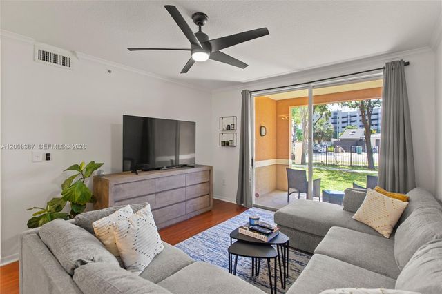 6831 SW 44th St 101, Miami, FL 33155