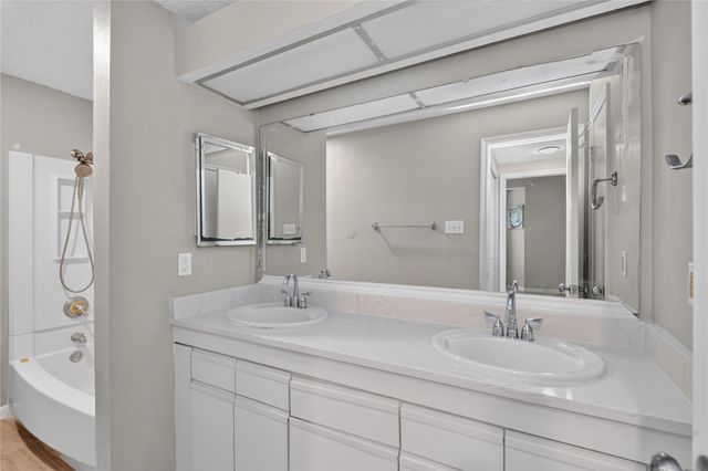 4144 Greystone Way 105, Sugar Land, TX 77479