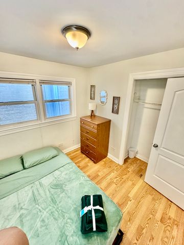 3556 W Dickens Avenue, Chicago, IL 60647