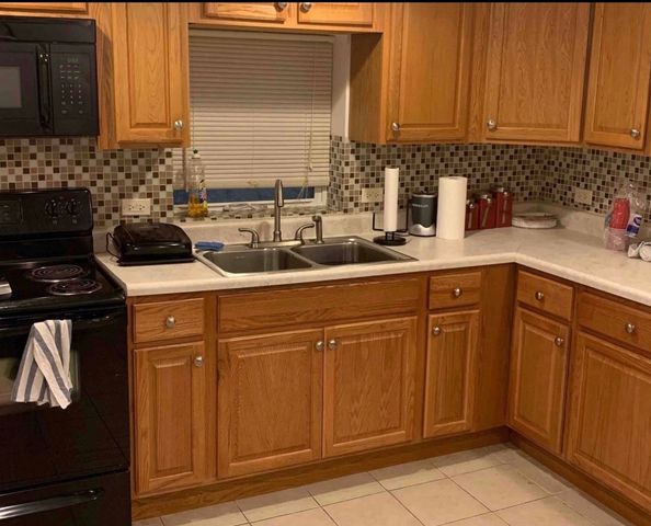 3556 W Dickens Avenue, Chicago, IL 60647