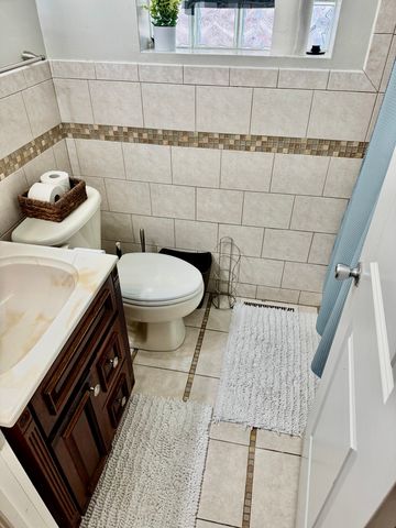 3556 W Dickens Avenue, Chicago, IL 60647