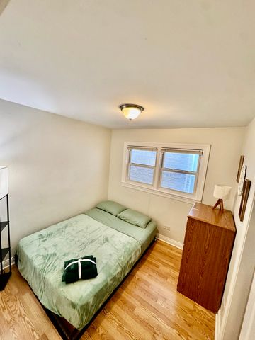 3556 W Dickens Avenue, Chicago, IL 60647
