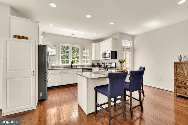 6747 APPLEMINT LN, Alexandria, VA 22310