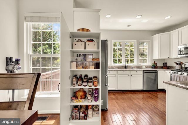 6747 APPLEMINT LN, Alexandria, VA 22310