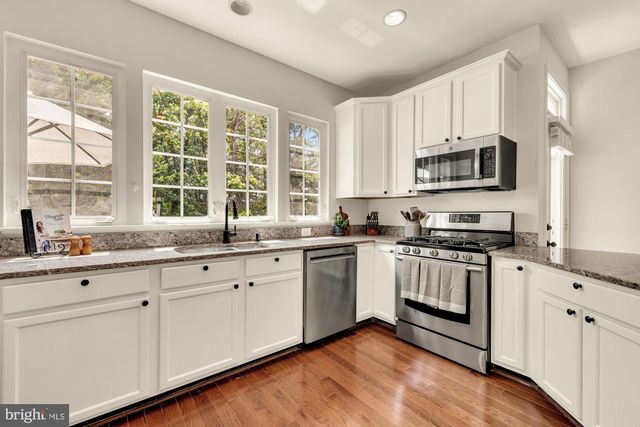6747 APPLEMINT LN, Alexandria, VA 22310