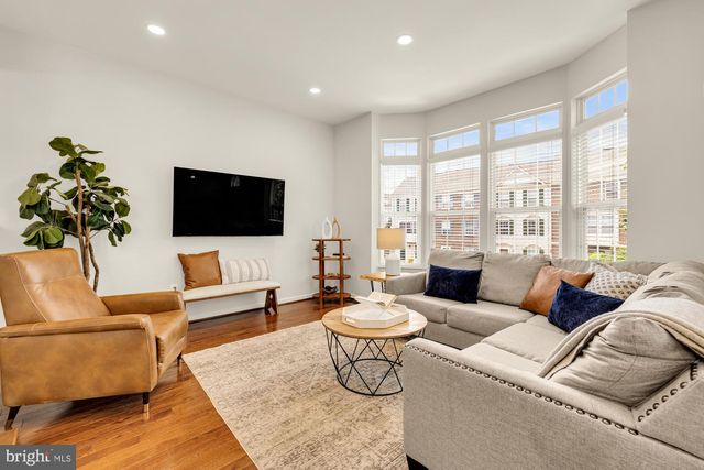 6747 APPLEMINT LN, Alexandria, VA 22310