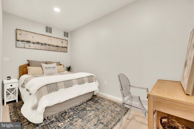 6747 APPLEMINT LN, Alexandria, VA 22310