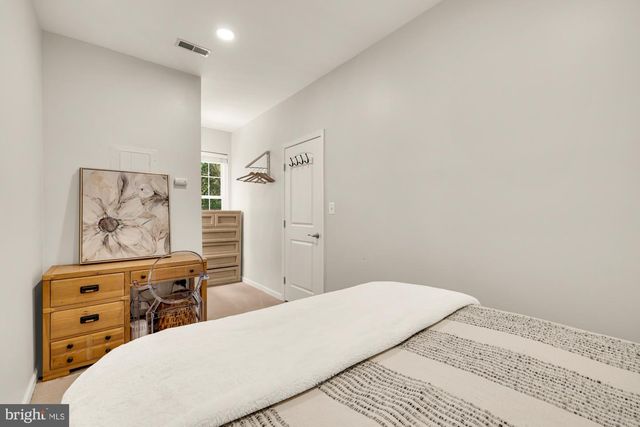 6747 APPLEMINT LN, Alexandria, VA 22310