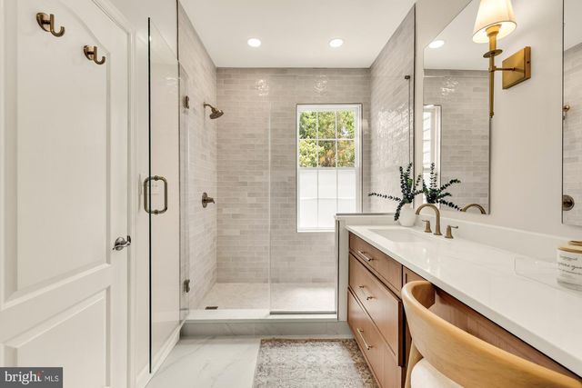 6747 APPLEMINT LN, Alexandria, VA 22310