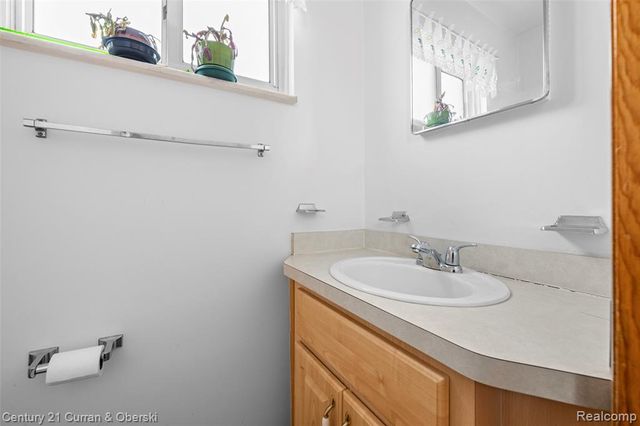 25968 Keith Street, Dearborn Heights, MI 48127