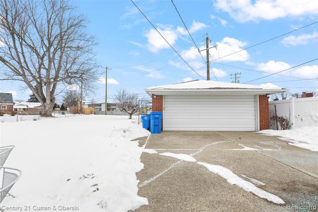 25968 Keith Street, Dearborn Heights, MI 48127
