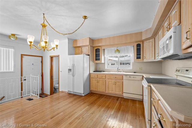 25968 Keith Street, Dearborn Heights, MI 48127