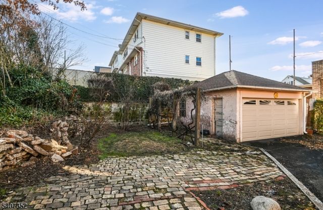 265 Mcbride Ave, Paterson City, NJ 07501