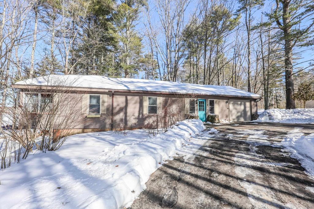 52 Lily Pond Road, Somersworth, NH 03878
