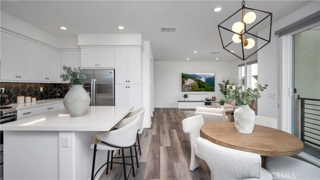 Image 10 of property listing at 1669 W Lincoln Avenue 102, Anaheim, CA 92801