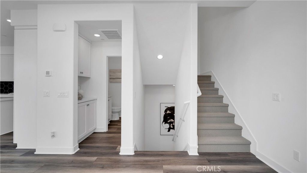 Image 16 of property listing at 1669 W Lincoln Avenue 102, Anaheim, CA 92801