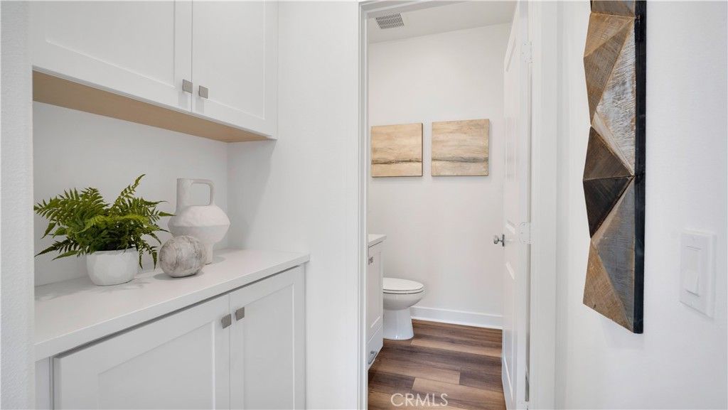 Image 17 of property listing at 1669 W Lincoln Avenue 102, Anaheim, CA 92801