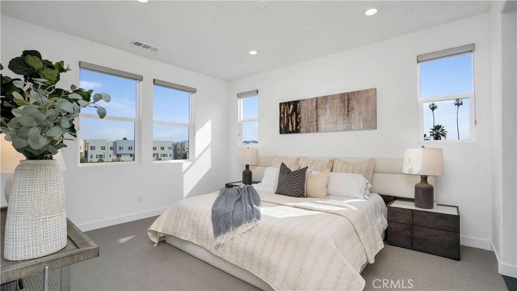 Image 19 of property listing at 1669 W Lincoln Avenue 102, Anaheim, CA 92801