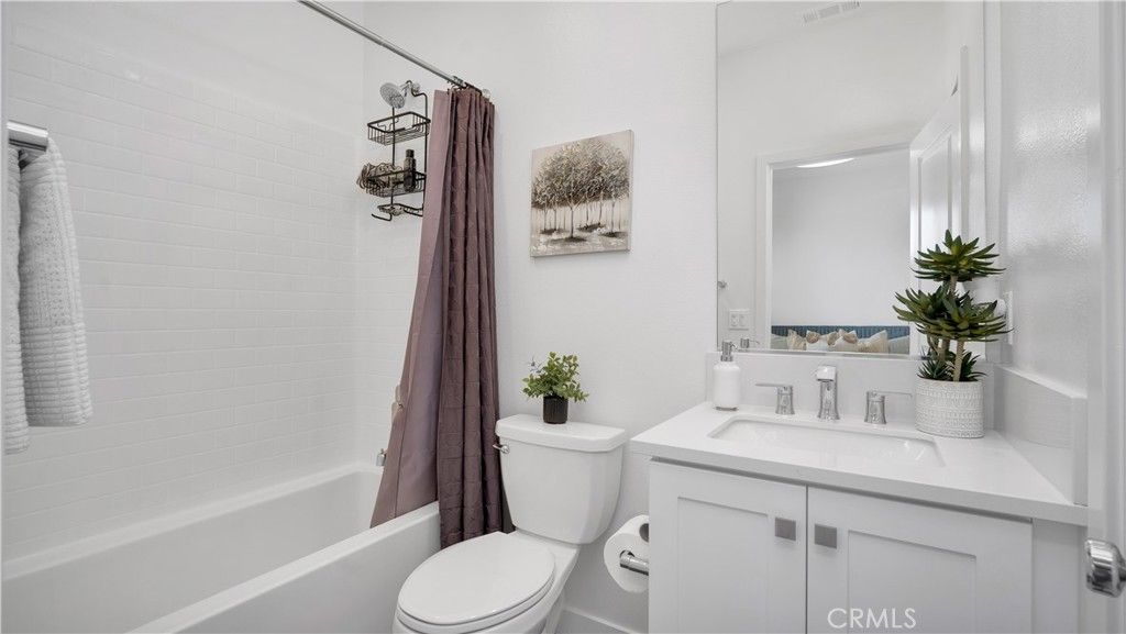 Image 27 of property listing at 1669 W Lincoln Avenue 102, Anaheim, CA 92801
