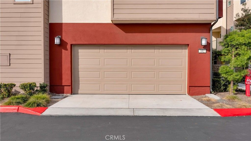 Image 32 of property listing at 1669 W Lincoln Avenue 102, Anaheim, CA 92801