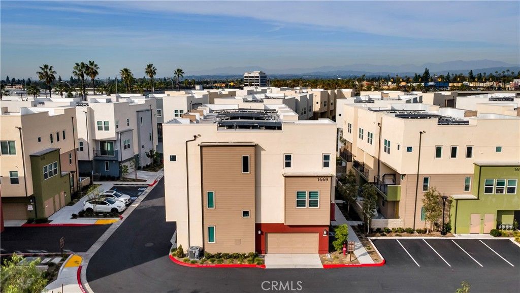 Image 35 of property listing at 1669 W Lincoln Avenue 102, Anaheim, CA 92801