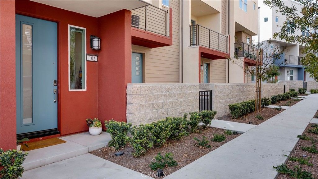 Image 37 of property listing at 1669 W Lincoln Avenue 102, Anaheim, CA 92801
