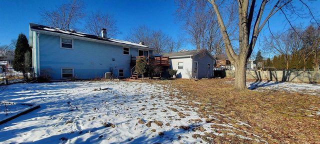 517 MENLO PARK ROAD, Green Bay, WI 54302
