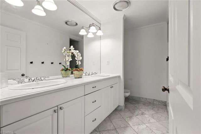 633 Huntington Drive, High Point, NC 27262
