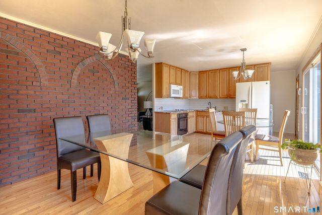 105 Bear Paw Road, Bridgeport, CT 06606