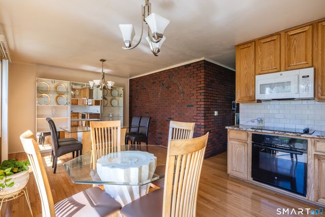 105 Bear Paw Road, Bridgeport, CT 06606