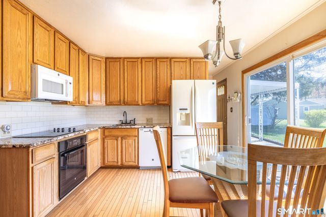 105 Bear Paw Road, Bridgeport, CT 06606