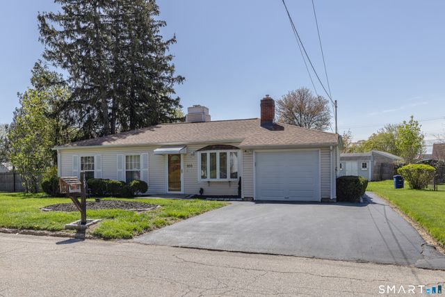 105 Bear Paw Road, Bridgeport, CT 06606