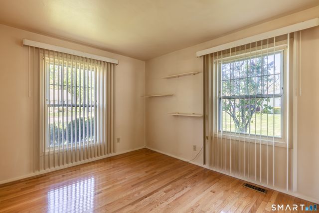 105 Bear Paw Road, Bridgeport, CT 06606