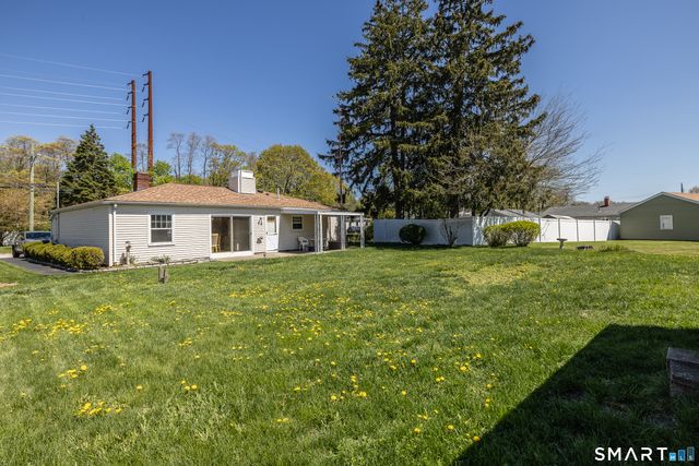 105 Bear Paw Road, Bridgeport, CT 06606