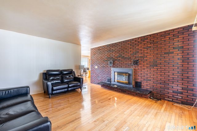 105 Bear Paw Road, Bridgeport, CT 06606