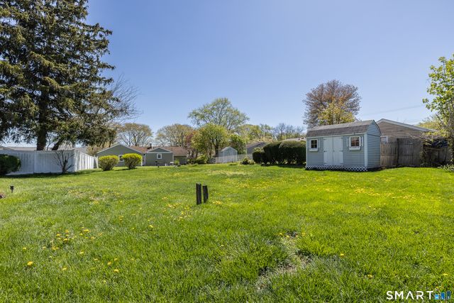 105 Bear Paw Road, Bridgeport, CT 06606