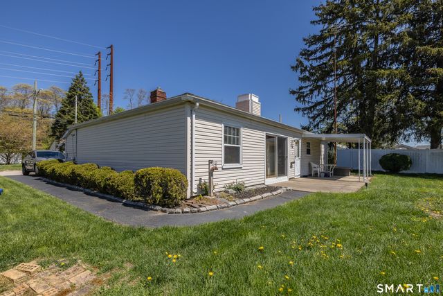 105 Bear Paw Road, Bridgeport, CT 06606