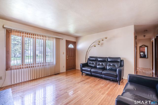 105 Bear Paw Road, Bridgeport, CT 06606