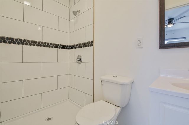 1404 E 87th Place, Los Angeles, CA 90002