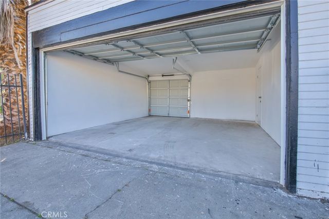 1404 E 87th Place, Los Angeles, CA 90002